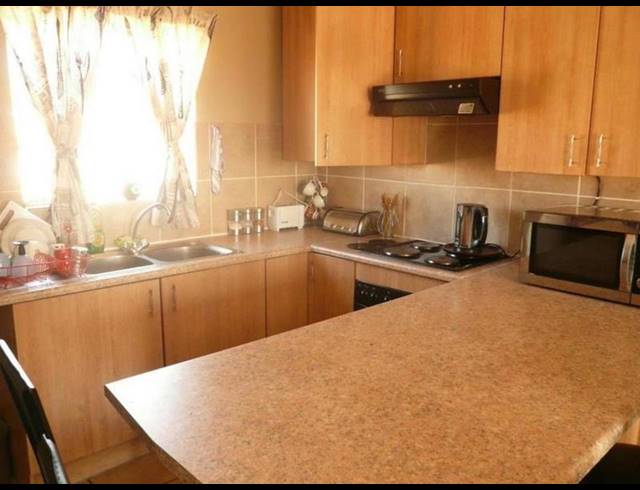 3 BEDROOM TOWNHOUSE FOR SALE IN ERAND GARDENS